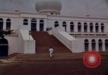 Image mosquée Masjid Agung Al-Azhar Jakarta Indonésie, 1964, de la seconde 37 séquences d'archives historiques vidéo 65675039490
