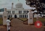 Image mosquée Masjid Agung Al-Azhar Jakarta Indonésie, 1964, de la seconde 55 séquences d'archives historiques vidéo 65675039490