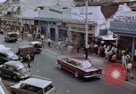 Immagine di La circolazione di Giacarta area dello shopping Jakarta Indonesia, 1964, secondo 5 filmato di repertorio 65675039494