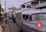Immagine di La circolazione di Giacarta area dello shopping Jakarta Indonesia, 1964, secondo 27 filmato di repertorio 65675039494