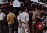 Immagine di La circolazione di Giacarta area dello shopping Jakarta Indonesia, 1964, secondo 30 filmato di repertorio 65675039494