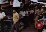 Immagine di La circolazione di Giacarta area dello shopping Jakarta Indonesia, 1964, secondo 36 filmato di repertorio 65675039494