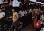 Immagine di La circolazione di Giacarta area dello shopping Jakarta Indonesia, 1964, secondo 37 filmato di repertorio 65675039494