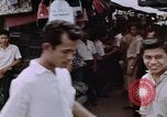Immagine di La circolazione di Giacarta area dello shopping Jakarta Indonesia, 1964, secondo 38 filmato di repertorio 65675039494