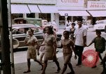 Immagine di La circolazione di Giacarta area dello shopping Jakarta Indonesia, 1964, secondo 47 filmato di repertorio 65675039494