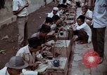 Immagine di Ring maker nel mercato di Giacarta Jakarta Indonesia, 1964, secondo 25 filmato di repertorio 65675039495