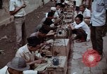 Immagine di Ring maker nel mercato di Giacarta Jakarta Indonesia, 1964, secondo 32 filmato di repertorio 65675039495
