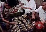 Immagine di Ring maker nel mercato di Giacarta Jakarta Indonesia, 1964, secondo 40 filmato di repertorio 65675039495