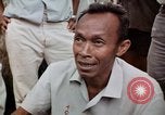 Immagine di Ring maker nel mercato di Giacarta Jakarta Indonesia, 1964, secondo 42 filmato di repertorio 65675039495