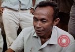 Immagine di Ring maker nel mercato di Giacarta Jakarta Indonesia, 1964, secondo 44 filmato di repertorio 65675039495
