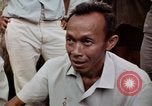 Immagine di Ring maker nel mercato di Giacarta Jakarta Indonesia, 1964, secondo 47 filmato di repertorio 65675039495