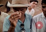 Immagine di Ring maker nel mercato di Giacarta Jakarta Indonesia, 1964, secondo 52 filmato di repertorio 65675039495