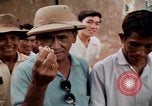 Immagine di Ring maker nel mercato di Giacarta Jakarta Indonesia, 1964, secondo 60 filmato di repertorio 65675039495