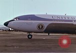 Immagine di Lyndon B Johnson tournée in Australia Australia, 1966, secondo 12 filmato di repertorio 65675039497