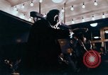 Immagine di Lyndon B Johnson tournée in Australia Australia, 1966, secondo 56 filmato di repertorio 65675039497