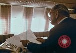 Immagine di Lyndon B Johnson Manila Filippine, 1966, secondo 35 filmato di repertorio 65675039498