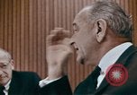Image Le président américain et Mme Lyndon B Johnson visitant Kuala Lumpur Malaysi Kuala Lumpur Malaisie, 1966, de la seconde 14 séquences d'archives historiques vidéo 65675039501