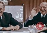Image Le président américain et Mme Lyndon B Johnson visitant Kuala Lumpur Malaysi Kuala Lumpur Malaisie, 1966, de la seconde 20 séquences d'archives historiques vidéo 65675039501