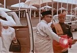 Image Le président américain et Mme Lyndon B Johnson visitant Kuala Lumpur Malaysi Kuala Lumpur Malaisie, 1966, de la seconde 33 séquences d'archives historiques vidéo 65675039501