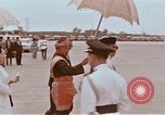 Image Le président américain et Mme Lyndon B Johnson visitant Kuala Lumpur Malaysi Kuala Lumpur Malaisie, 1966, de la seconde 40 séquences d'archives historiques vidéo 65675039501