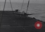 Immagine di USS Sangamon Mare delle Filippine, 1944, secondo 4 filmato di repertorio 65675039536
