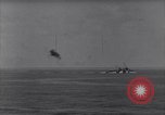 Immagine di USS Sangamon Mare delle Filippine, 1944, secondo 36 filmato di repertorio 65675039536