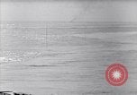 Immagine di USS Sangamon Mare delle Filippine, 1944, secondo 54 filmato di repertorio 65675039536