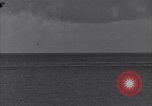 Image USS du Sangamon de Leyte aux Philippines du Golfe, 1944, de la seconde 4 séquences d'archives historiques vidéo 65675039539