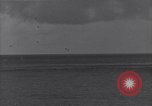 Image USS du Sangamon de Leyte aux Philippines du Golfe, 1944, de la seconde 11 séquences d'archives historiques vidéo 65675039539