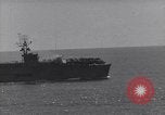 Image USS du Sangamon de Leyte aux Philippines du Golfe, 1944, de la seconde 58 séquences d'archives historiques vidéo 65675039539