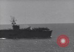 Image USS du Sangamon de Leyte aux Philippines du Golfe, 1944, de la seconde 61 séquences d'archives historiques vidéo 65675039539