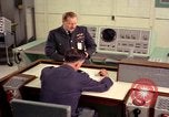 Standbild Lieutenant Colonel Moore Fylingdales Moor England United Kingdom, 1963, aus Sekunde 17 historischem Filmmaterial Videoclip 65675039560