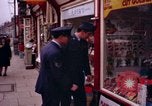 Standbild Air Force Personal Vereinigtes Königreich, 1963, aus Sekunde 51 historischem Filmmaterial Videoclip 65675039563