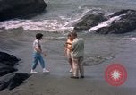 Standbild Familie Makah Air Force Station Washington USA, 1962, aus Sekunde 14 historischem Filmmaterial Videoclip 65675039567