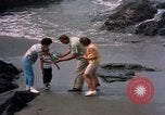 Standbild Familie Makah Air Force Station Washington USA, 1962, aus Sekunde 21 historischem Filmmaterial Videoclip 65675039567