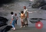 Standbild Familie Makah Air Force Station Washington USA, 1962, aus Sekunde 29 historischem Filmmaterial Videoclip 65675039567