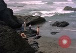 Standbild Familie Makah Air Force Station Washington USA, 1962, aus Sekunde 30 historischem Filmmaterial Videoclip 65675039567