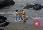 Standbild Familie Makah Air Force Station Washington USA, 1962, aus Sekunde 40 historischem Filmmaterial Videoclip 65675039567