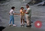 Standbild Familie Makah Air Force Station Washington USA, 1962, aus Sekunde 43 historischem Filmmaterial Videoclip 65675039567