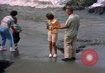 Standbild Familie Makah Air Force Station Washington USA, 1962, aus Sekunde 47 historischem Filmmaterial Videoclip 65675039567