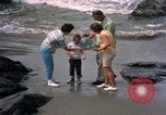 Standbild Familie Makah Air Force Station Washington USA, 1962, aus Sekunde 50 historischem Filmmaterial Videoclip 65675039567