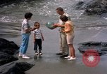 Standbild Familie Makah Air Force Station Washington USA, 1962, aus Sekunde 53 historischem Filmmaterial Videoclip 65675039567