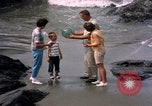 Standbild Familie Makah Air Force Station Washington USA, 1962, aus Sekunde 54 historischem Filmmaterial Videoclip 65675039567