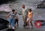 Standbild Familie Makah Air Force Station Washington USA, 1962, aus Sekunde 57 historischem Filmmaterial Videoclip 65675039567