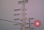Standbild linemen Thule Air Force Base Grönland, 1962, aus Sekunde 26 historischem Filmmaterial Videoclip 65675039573