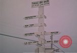Standbild linemen Thule Air Force Base Grönland, 1962, aus Sekunde 32 historischem Filmmaterial Videoclip 65675039573