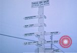 Standbild linemen Thule Air Force Base Grönland, 1962, aus Sekunde 35 historischem Filmmaterial Videoclip 65675039573