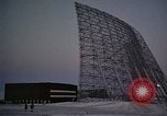 Standbild Suche radar Antennen Thule Air Force Base Grönland, 1962, aus Sekunde 11 historischem Filmmaterial Videoclip 65675039574