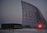 Standbild Suche radar Antennen Thule Air Force Base Grönland, 1962, aus Sekunde 17 historischem Filmmaterial Videoclip 65675039574