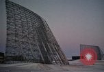 Standbild Suche radar Antennen Thule Air Force Base Grönland, 1962, aus Sekunde 27 historischem Filmmaterial Videoclip 65675039574